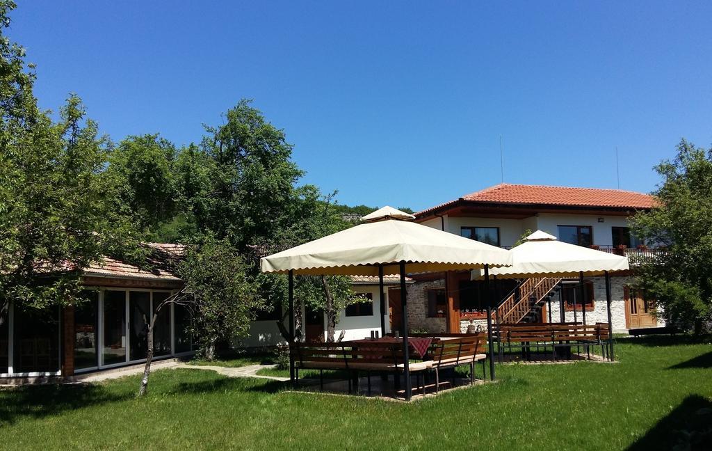 Guest House Friends Emen Zewnętrze zdjęcie