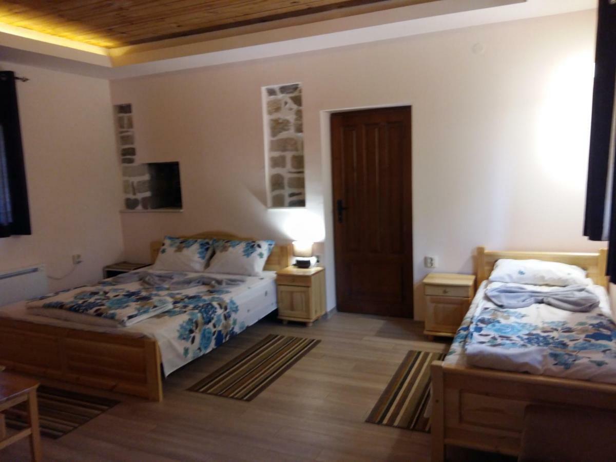 Guest House Friends Emen Zewnętrze zdjęcie