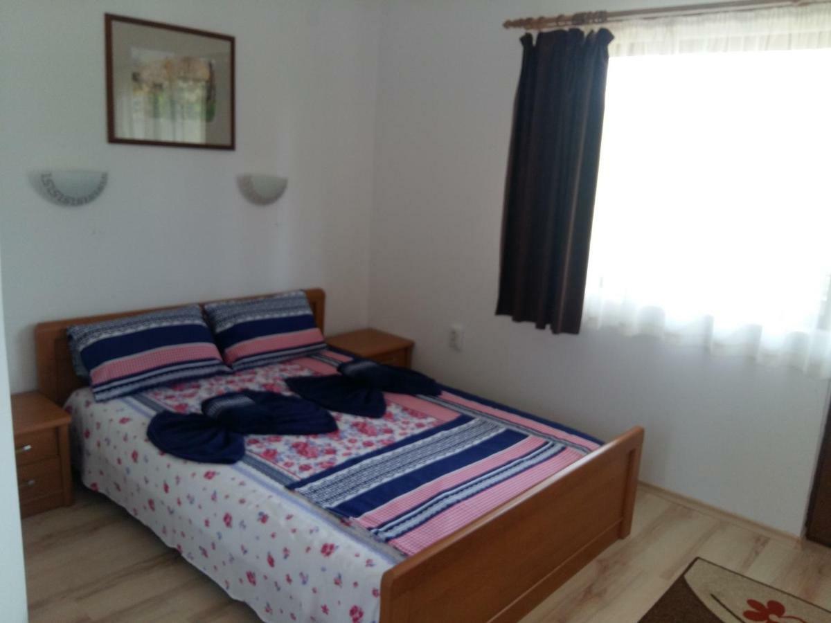 Guest House Friends Emen Zewnętrze zdjęcie