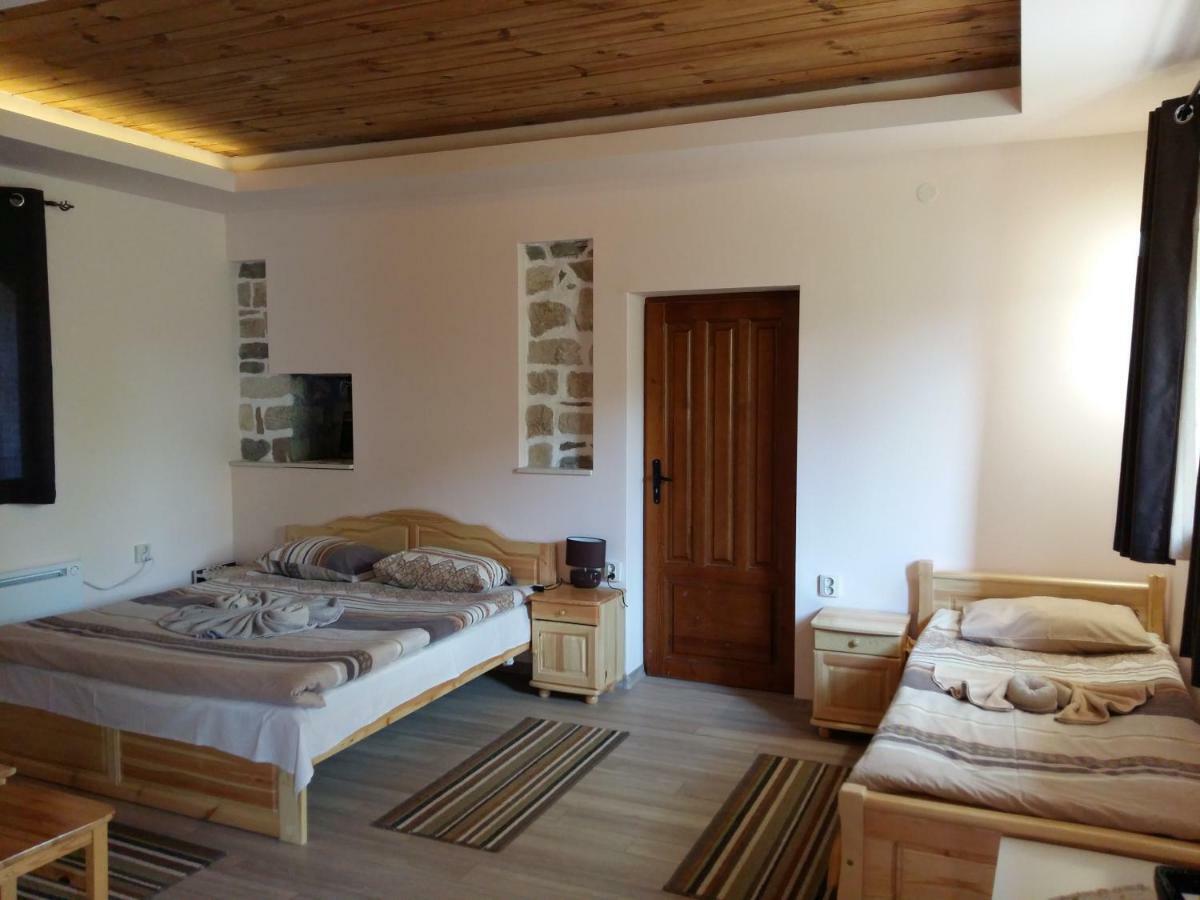 Guest House Friends Emen Zewnętrze zdjęcie
