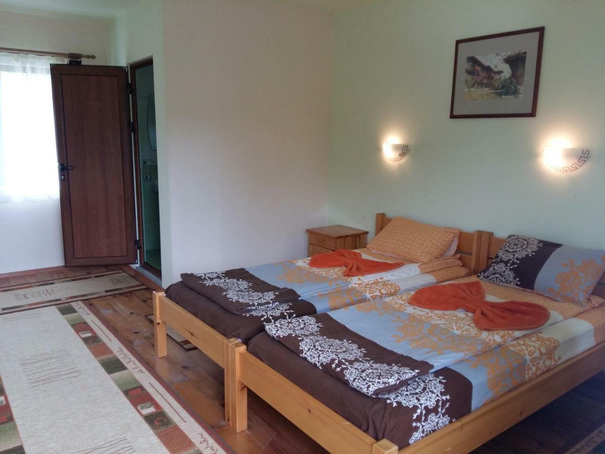 Guest House Friends Emen Zewnętrze zdjęcie