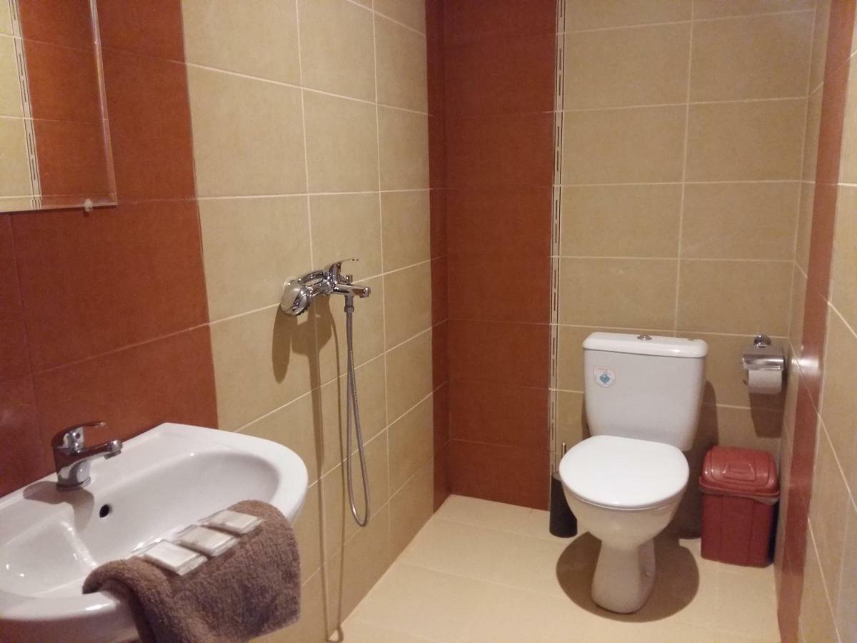 Guest House Friends Emen Zewnętrze zdjęcie